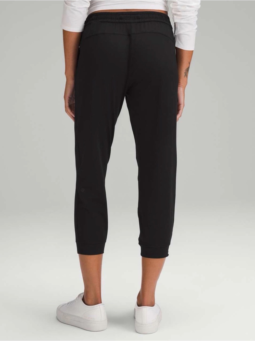 Lululemon Soft Jersey Classic-Fit Mid-Rise Cropped Jogger Black Size 10